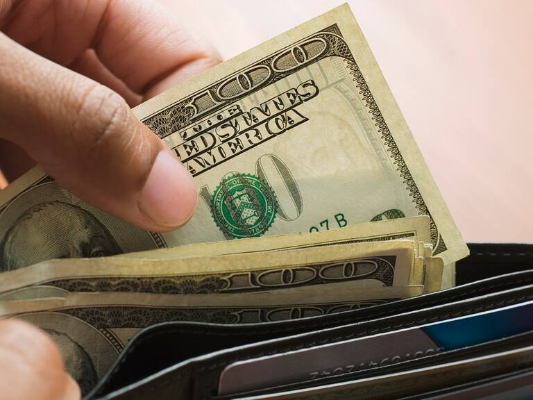 Dólar en Chile: divisa abre al alza y supera los $865