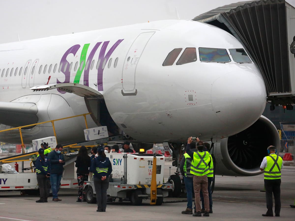 Dos vuelos de SKY con destino a Brasil desvían su recorrido y aterrizan de forma preventiva en Mendoza