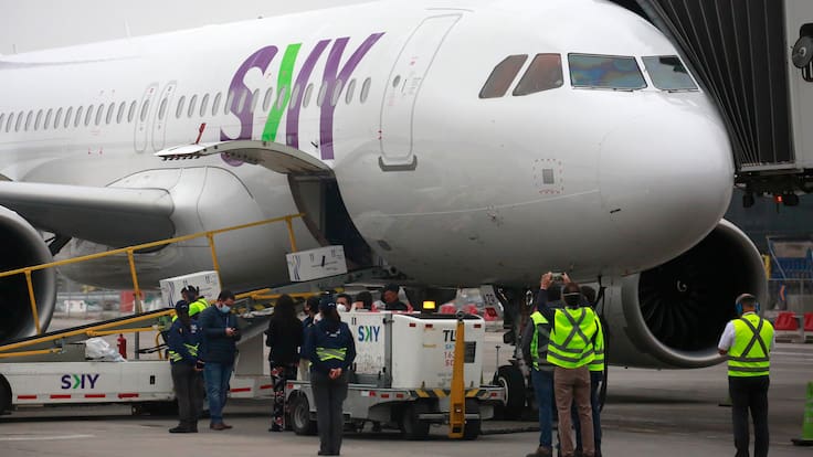 Emergencia aérea: avión de Sky Airlines con destino a Buenos Aires a regresar a Santiago debido a “una falla en un motor”