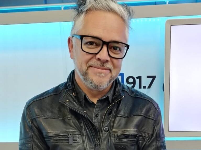 Jorge Baradit: «Nunca más vamos a poder decir que la Constitución de Pinochet es ilegítima, si fue de alguna manera ratificada por el 62% del país»