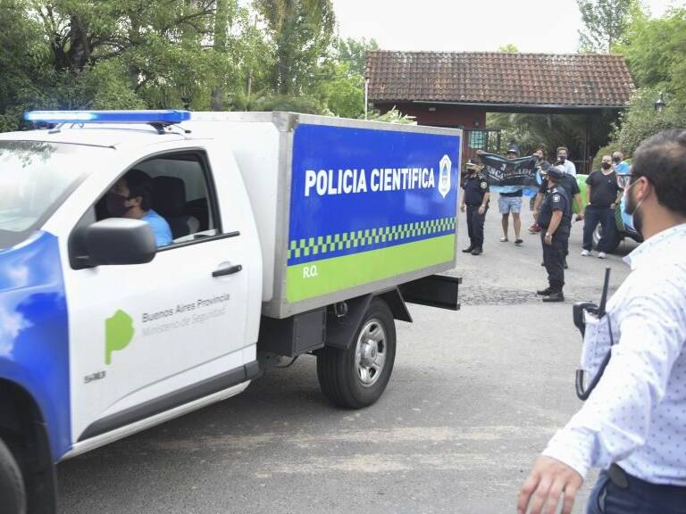 BUENOS AIRES, ARGENTINA - NOVEMBER 25: The body of Diego Armando Maradona is removed from his home and goes to the morgue in Buenos Aires, Argentina, on November 25, 2020. (Photo by Mariano Gabriel Sanchez/Anadolu Agency via Getty Images)