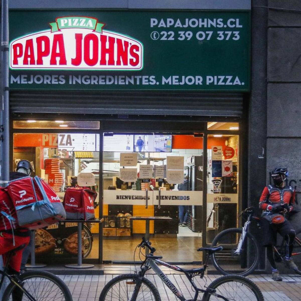 Papa Johns confirma mala noticia para sus clientes: adiós a su más clásico acompañamiento
