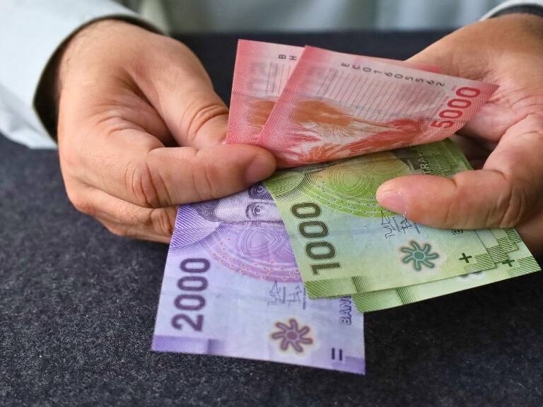 «Rarísimo»: Así es el billete chileno que se puede vender por más de $100 mil pesos