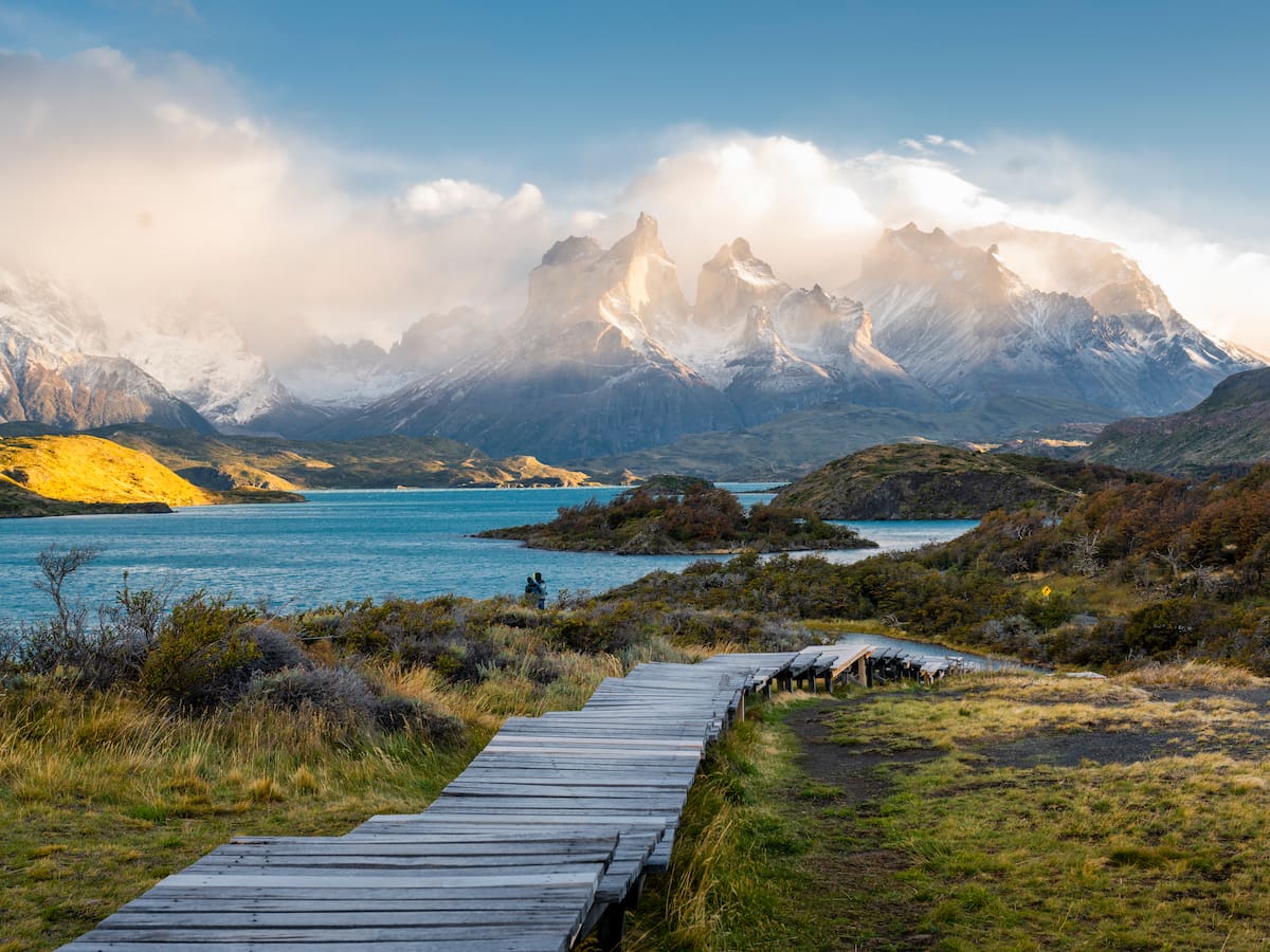 Turista israelí arriesga prohibición de ingreso a Chile por 3 años tras encender cigarrillo en Torres del Paine