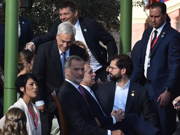 Presidente Gabriel Boric asiste a la ceremonia de cambio de mando en Paraguay