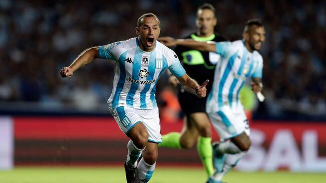 AVELLANEDA, ARGENTINA - FEBRUARY 09: Marcelo Diaz of Racing Club celebrates after scoring his side's first goal during a match between Racing Club and Independiente as part of Superliga 2019/20 at Presidente Peron Stadium on February 9, 2020 in Avellaneda, Argentina. (Photo by Gustavo Ortiz/Jam Media/Getty Images)