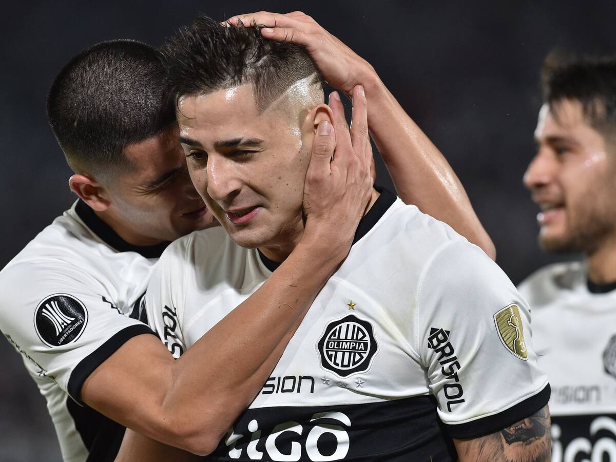 Está a detalles de llegar a Colo Colo: los números de Guillermo Paiva, el delantero que esperan en Macul