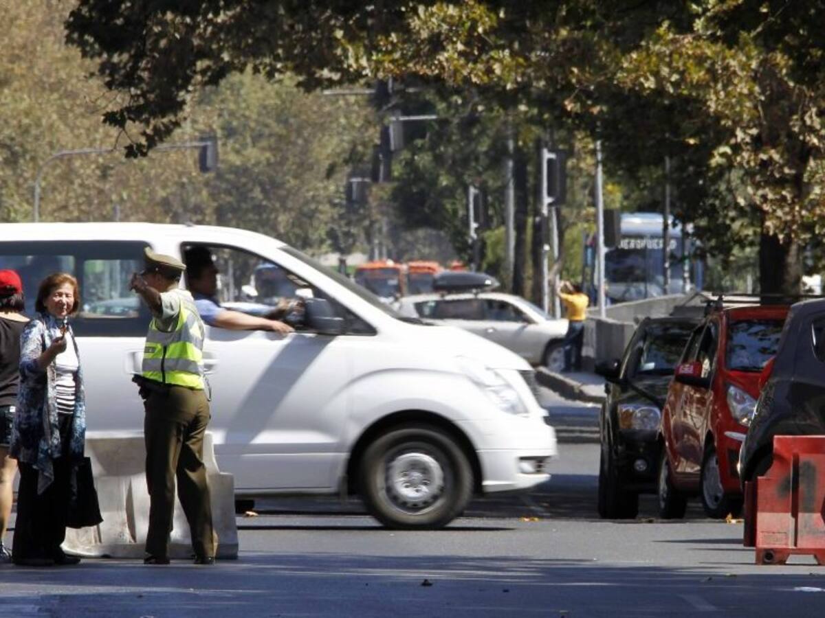 Restringen tránsito en sector Pedro de Valdivia por emergencia química en edificio de universidad