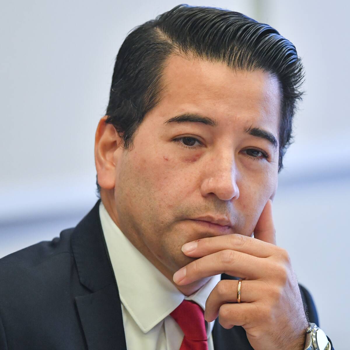 Esposa de presunto agresor desmiente motivación política en ataque a diputado Javier Olivares: “Nunca gritó nada alusivo a la izquierda”