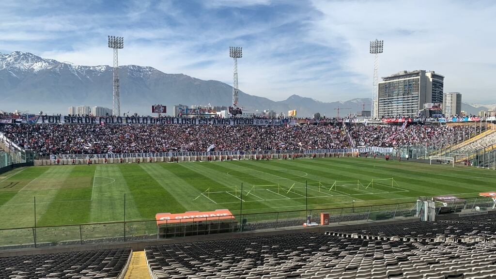 Ministerio de Salud recoge solicitud de clubes para aumentar aforo en los estadios y acude al consejo de expertos