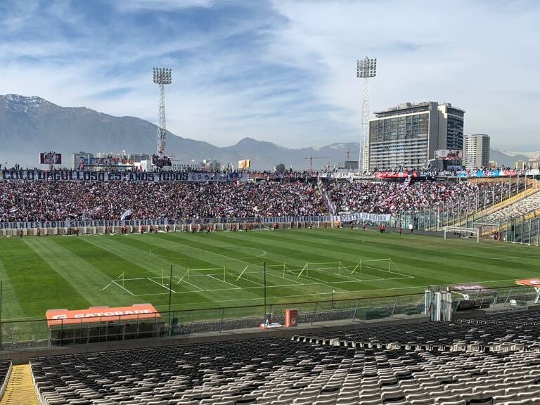 Ministerio de Salud recoge solicitud de clubes para aumentar aforo en los estadios y acude al consejo de expertos