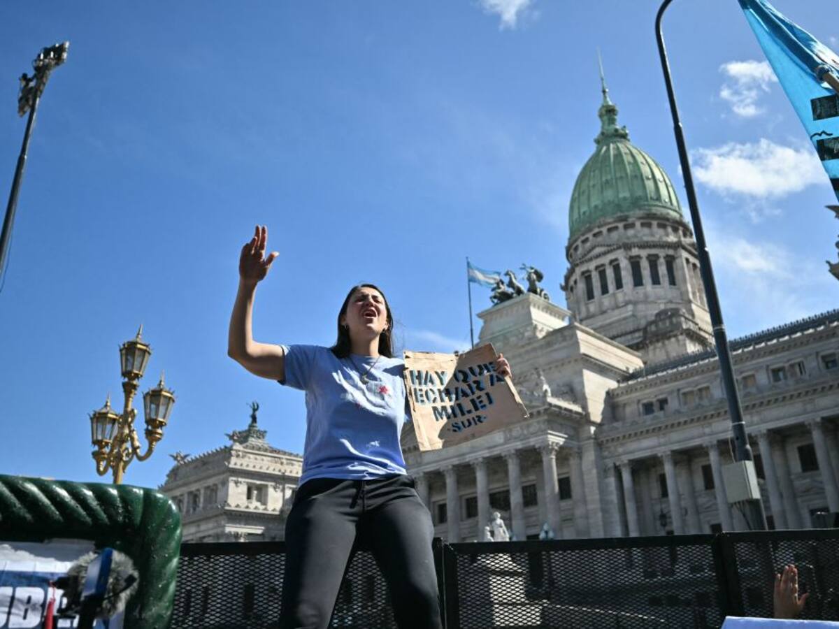 Javier Milei logra ratificar veto de financiamiento universitario tras votación en el Congreso de Argentina