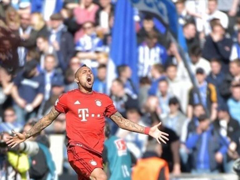 Arturo Vidal celebra inauguración de recinto deportivo que lleva su nombre