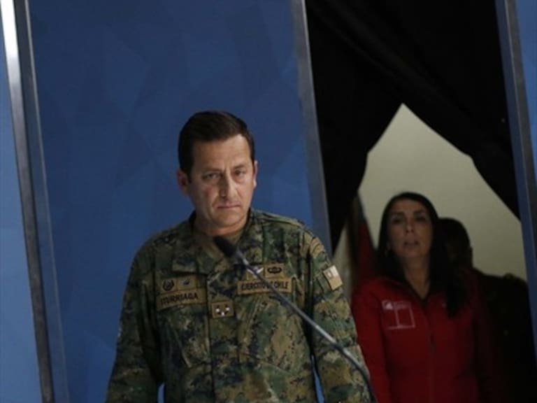 General Javier Iturriaga confirmó sobrevuelo a Santiago y para las 18:00 horas un nuevo balance