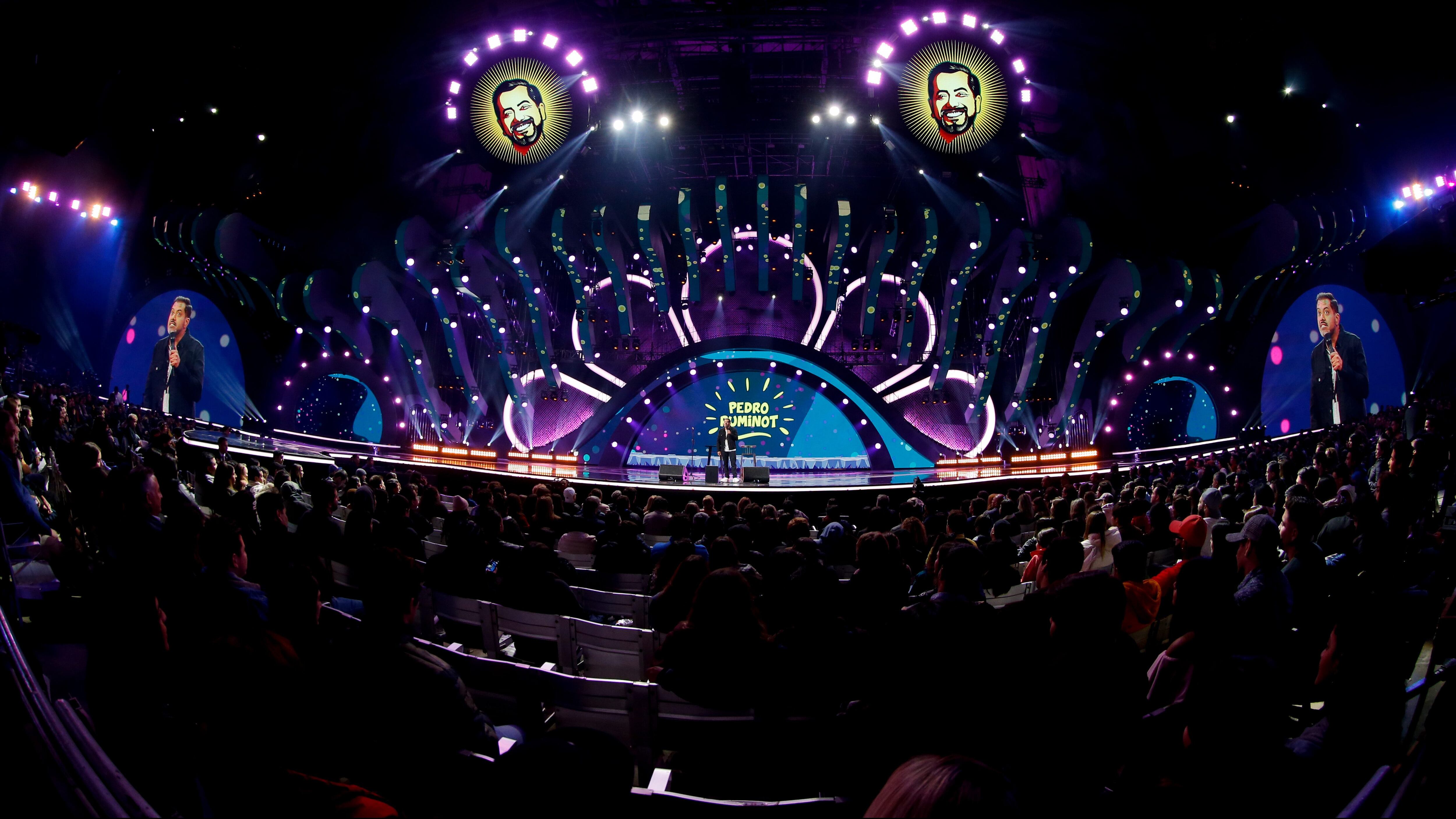 29 de Febrero del 2020/Viña del MarEl comediante Pedro Ruminot ,durante la sexta noche del Festival de Viña del Mar 2020 realizado en la Quinta Vergara.
FOTO: FRANCISCO LONGA/AGENCIAUNO