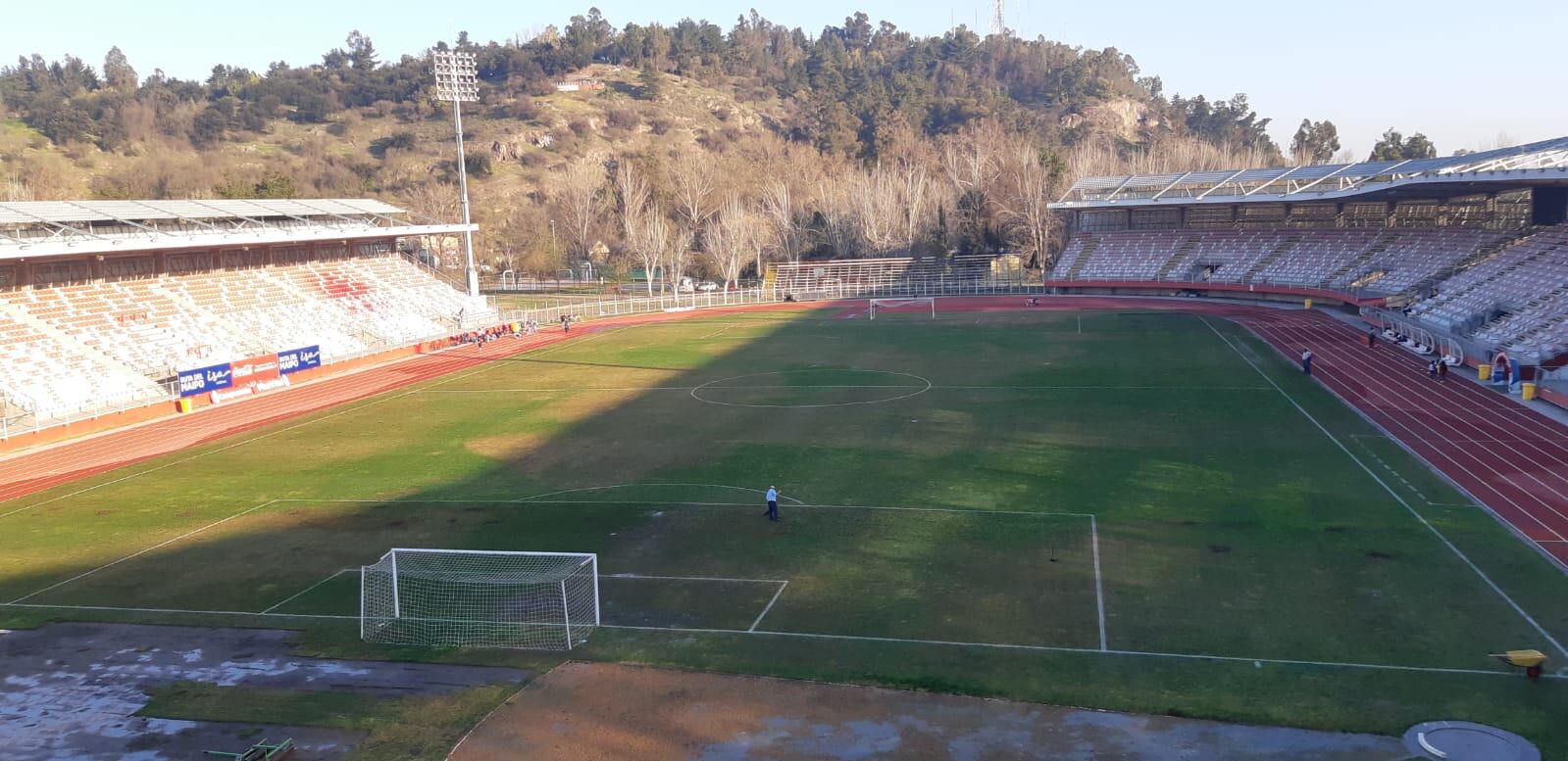 Municipalidad de Curicó se querella por el estado de la cancha en el estadio La Granja