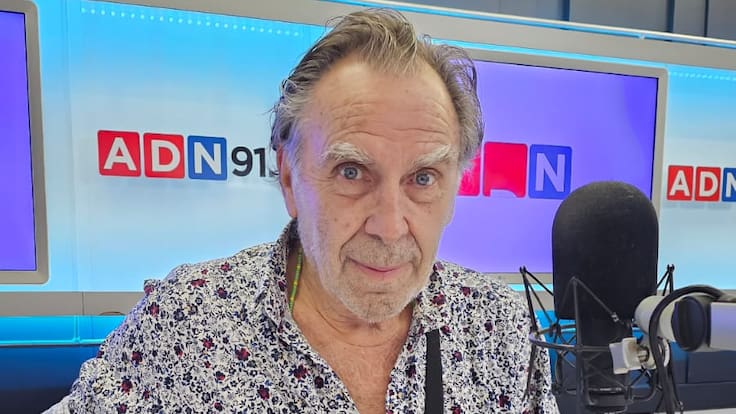 René Olivares, el pintor detrás del mural de Los Jaivas en metro Cal y Canto: “Es un homenaje al Mapocho”