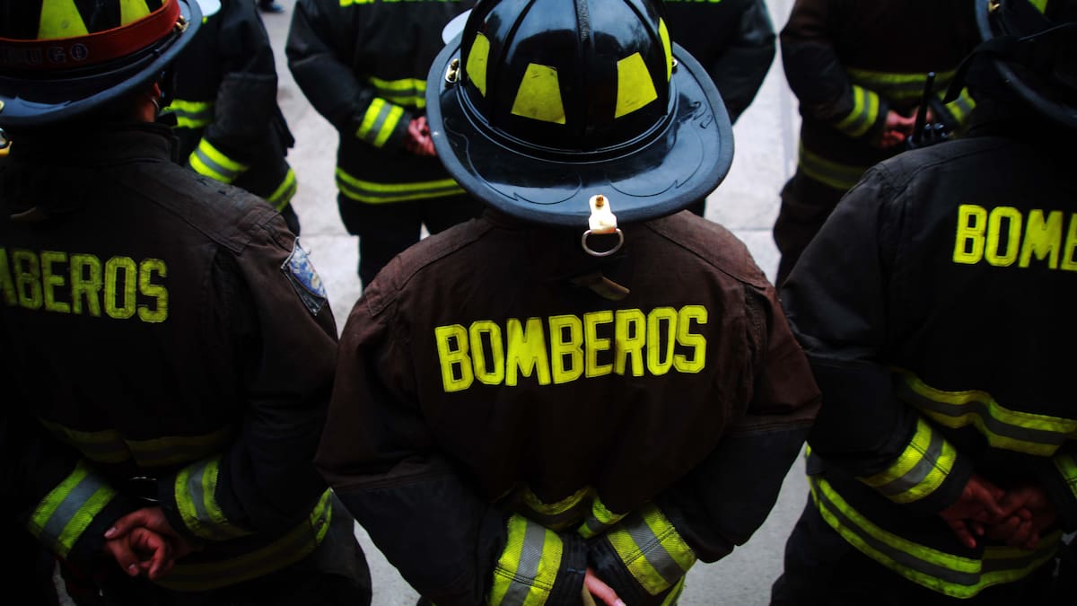 Escándalo en Coronel: suspenden a bombero acusado de iniciar incendio que consumió 10 hectáreas en Patagual