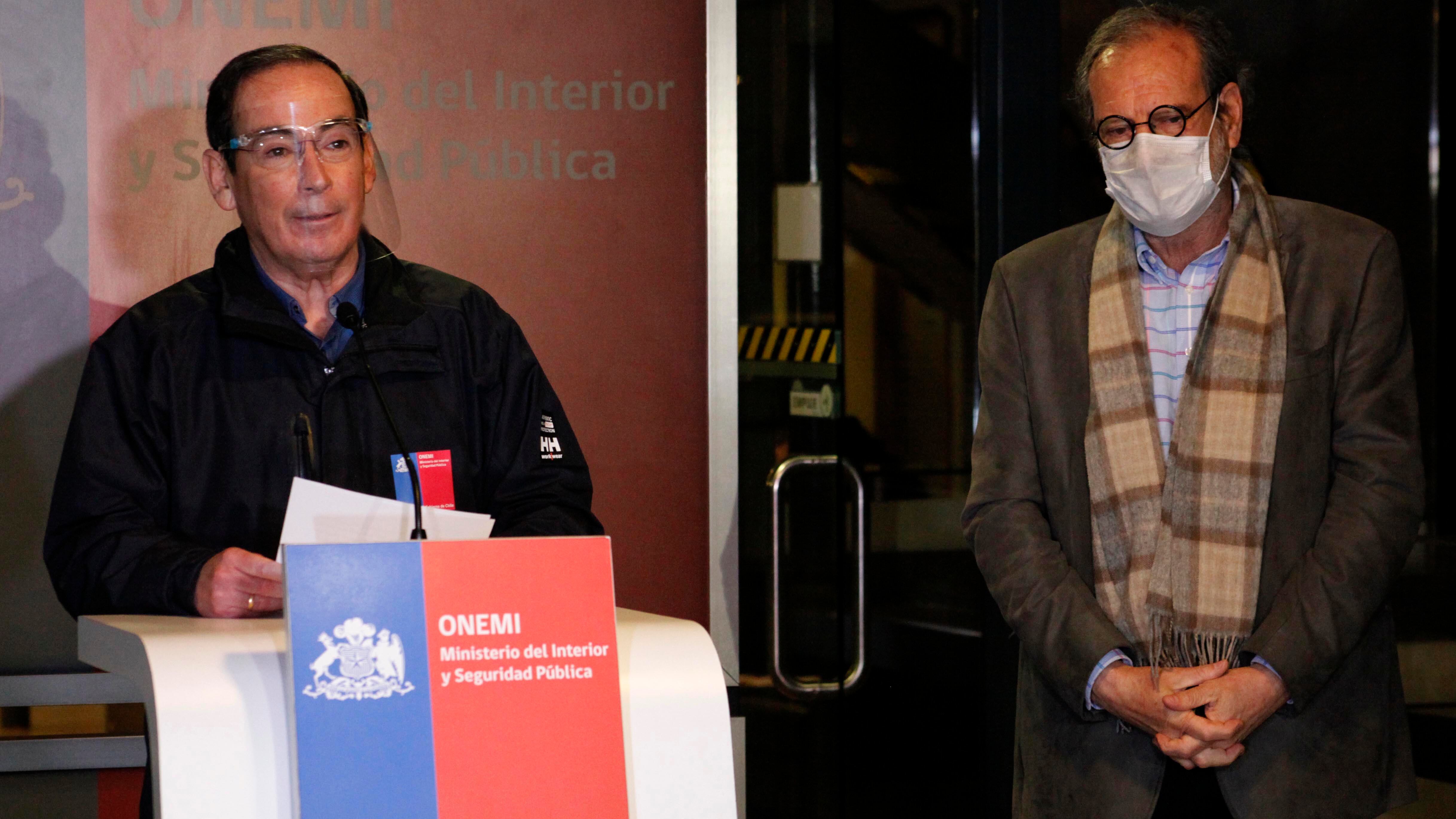 01 de Septiembre de 2020/SANTIAGORicardo Toro, director de la onemi, Sergio Barrientos centro sismológico nacional, durante la entrega del balance sobre situación de eventos sísmicos en zona norte del país
FOTO: MAURICIO MENDEZ/AGENCIAUNO