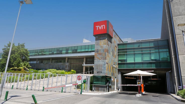 Histórico periodista de TVN sufrió grave accidente: lo encontraron en el suelo