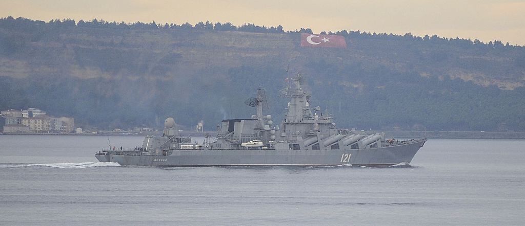 El navío ruso Moskva en ejercicios militares con Turquía en 2016