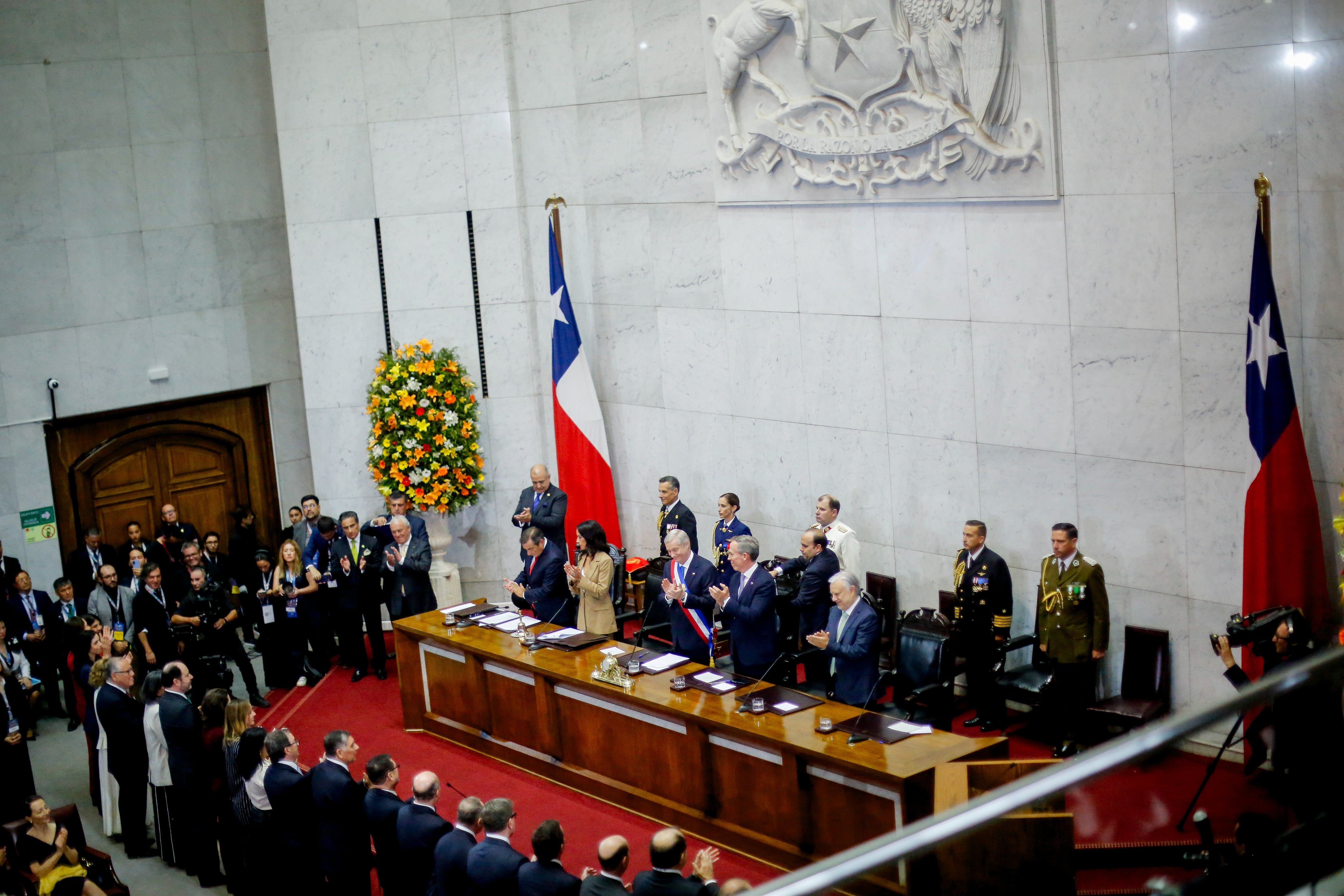 Toma juramento a los ministros de su gabinete