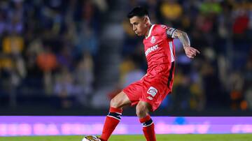 Colo Colo pone ojo: le abren la “puerta de salida” a Claudio Baeza en México