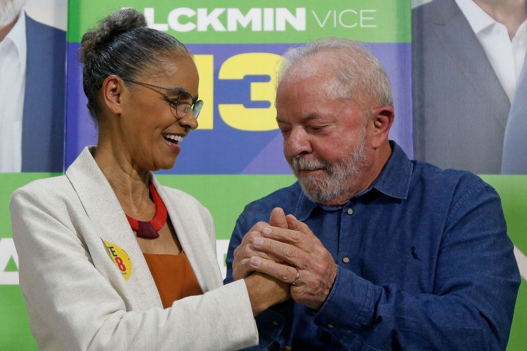Luiz Inacio Lula da Silva recibe el apoyo de la candidata Marina Silva