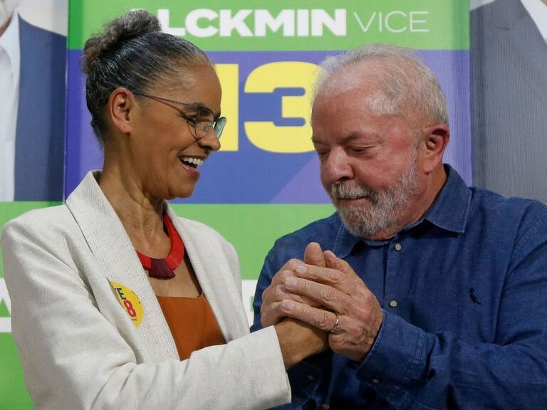 Luiz Inacio Lula da Silva recibe el apoyo de la candidata Marina Silva