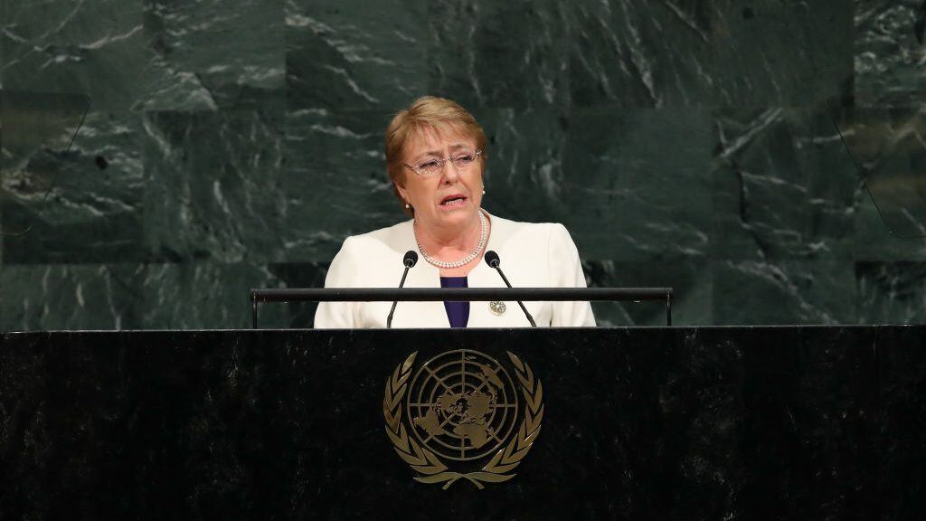 Cuestionamientos a Bachelet por situación en Cuba