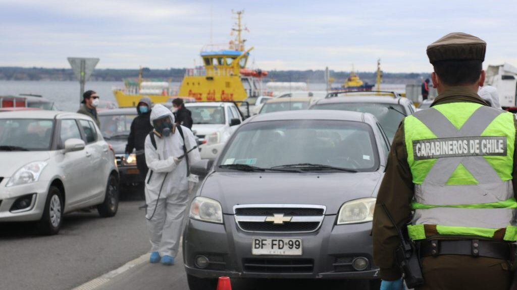 22 de Marzo 2020/ CHILOEPersonas de la policial marítima realiza Sanitización y control Barrera sanitaria en sector Chacao, Archipiélago de Chiloé
FOTO: /AGENCIA UNO