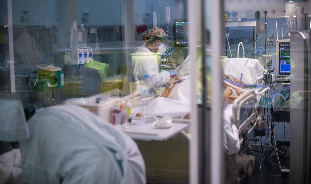 Ministerio de Salud confirmó 36 muertes y 2.115 nuevos casos de covid-19 en Chile | Getty Images