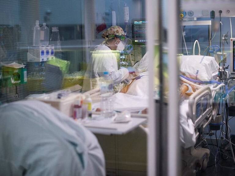 Ministerio de Salud confirmó 36 muertes y 2.115 nuevos casos de covid-19 en Chile | Getty Images