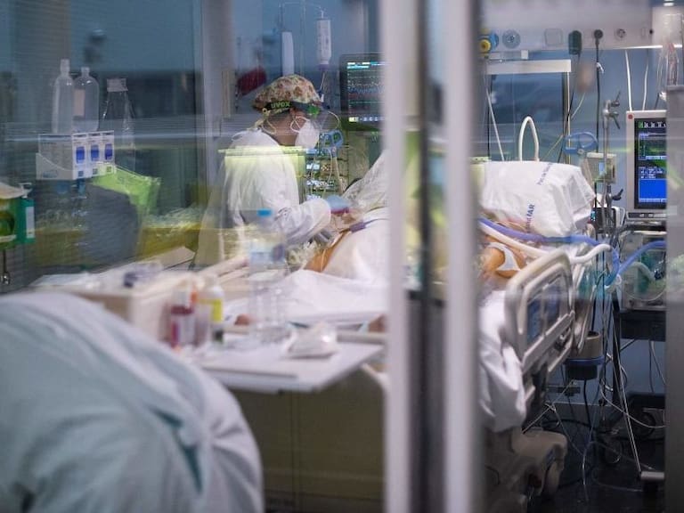 Ministerio de Salud confirmó 36 muertes y 2.115 nuevos casos de covid-19 en Chile | Getty Images