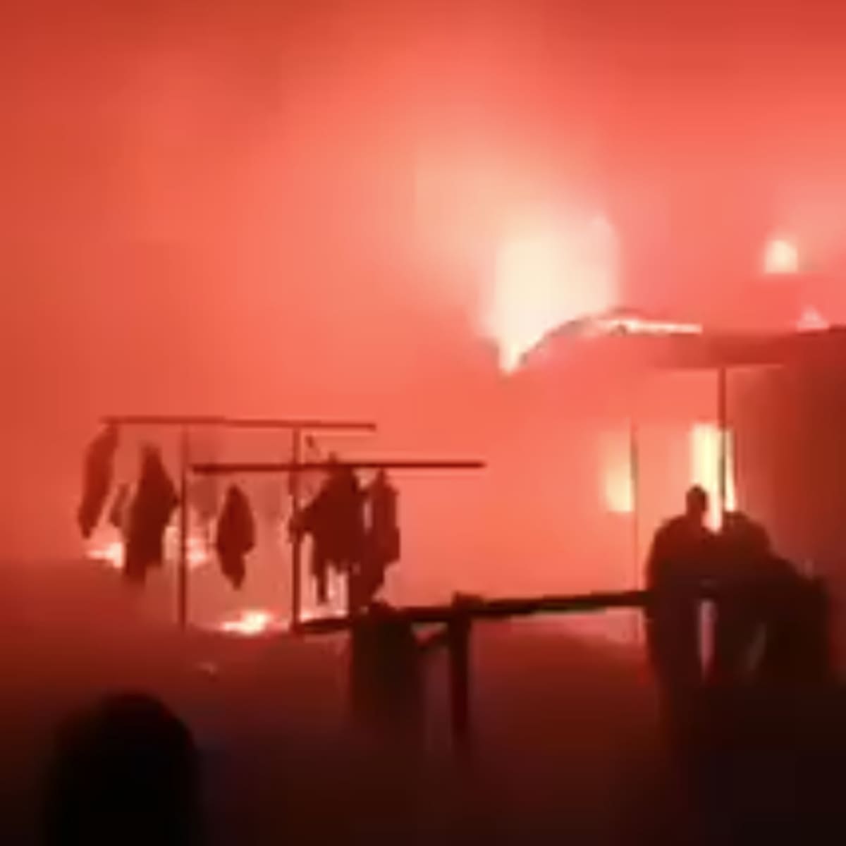 “Tragedia inimaginable”: incendio en internado femenino deja al menos 16 estudiantes muertas en Kenia