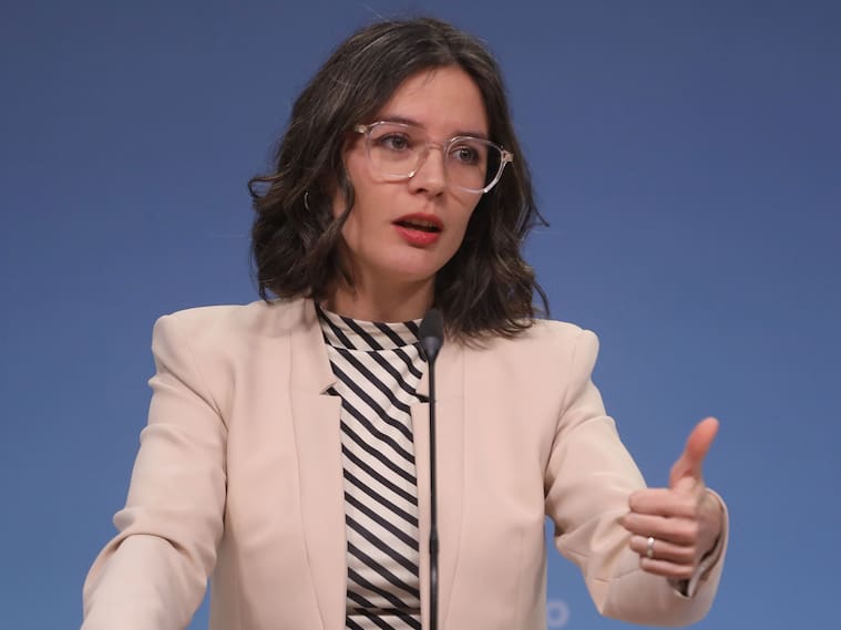 16 de septiembre de 2024/SANTIAGO
La ministra Secretaria General de Gobierno, Camila Vallejo, realiza una vocería, tras finalizar el comité político, en el Palacio de la Moneda.
FOTO: SEBASTIAN BELTRAN GAETE / AGENCIUNO