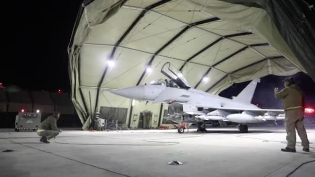 Un avión de combate del Reino Unido es parte del ataque contra posiciones de los rebeldes hutíes en Yemen, según la versión entregada por Estados Unidos.