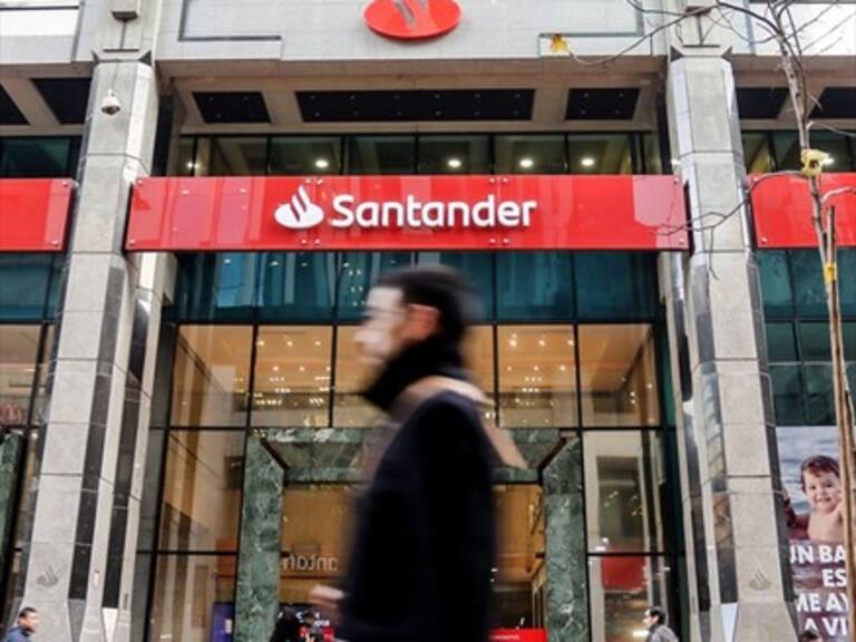 Santander no renovó contrato con Transbank