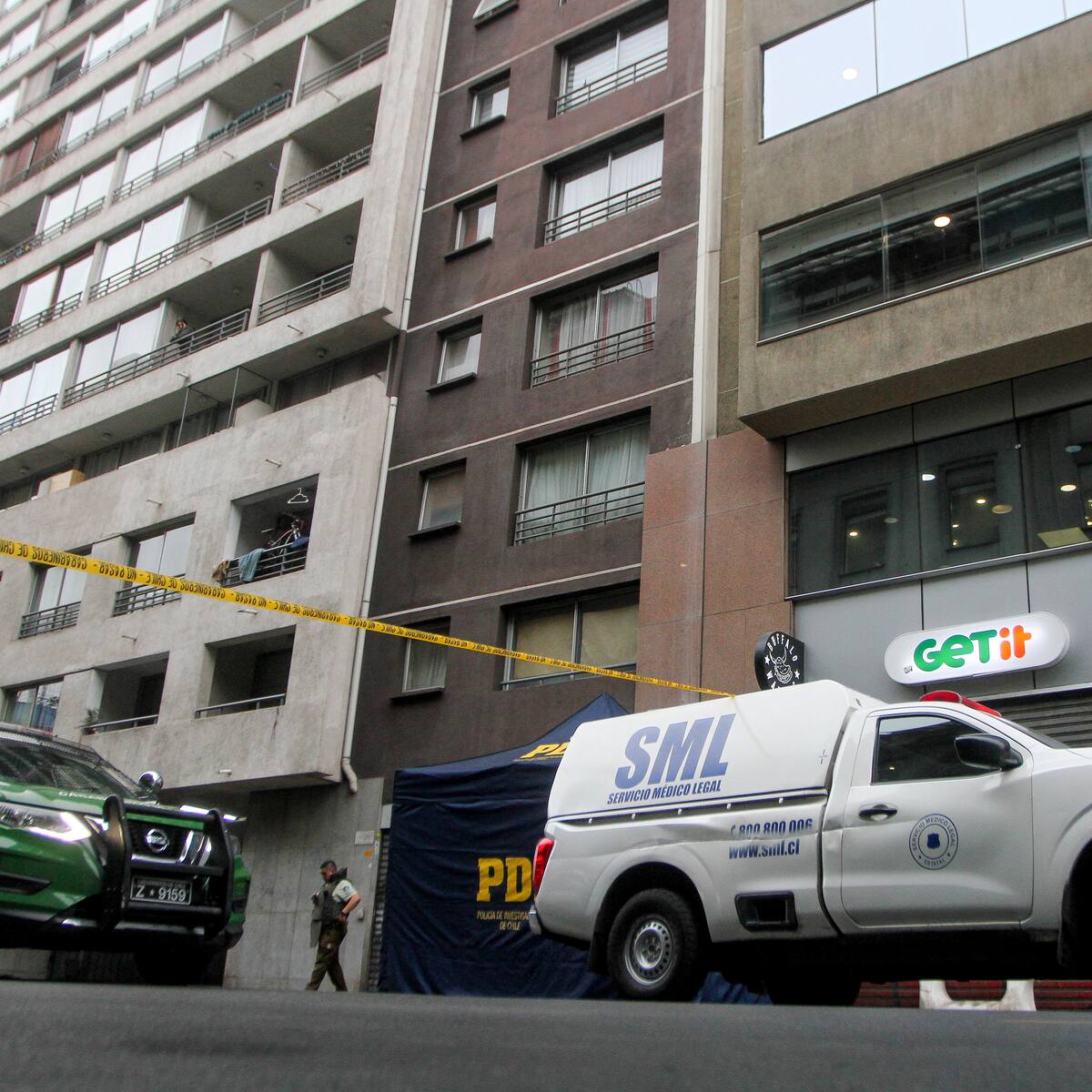Menor de cuatro años fallece tras caer desde el piso 11 de un edificio en la comuna de Las Condes