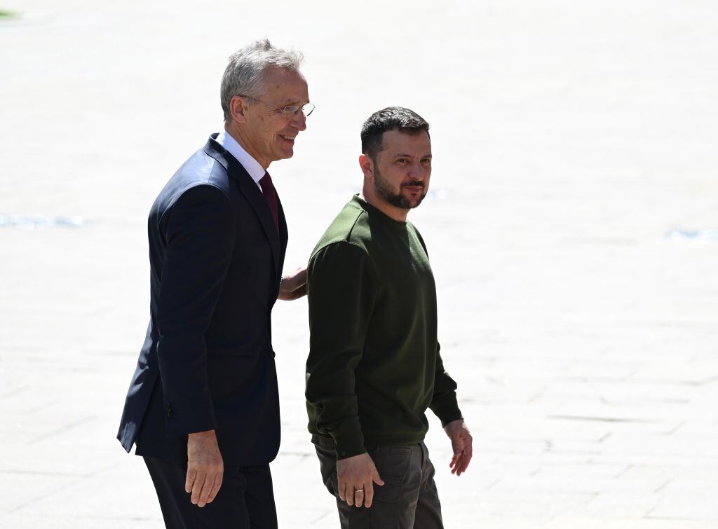 En la ciudad de Kiev en Ucrania negociaron Volodimir Zelenski y Jens Stoltenberg un billonario aporte financiero de la OTAN a los ucranianos.