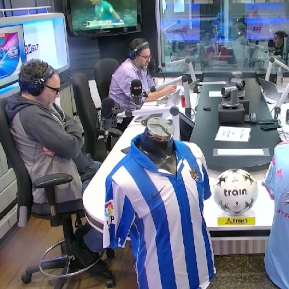 Los Tenores conversan en exclusiva con el ministro del Deporte, Francisco Riveros, y con Alan Medina, figura de Everton