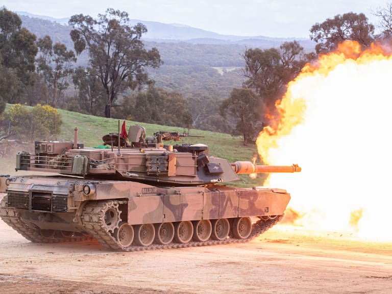 Tanque estadounidense Abrams ensaya su capacidad en Australia