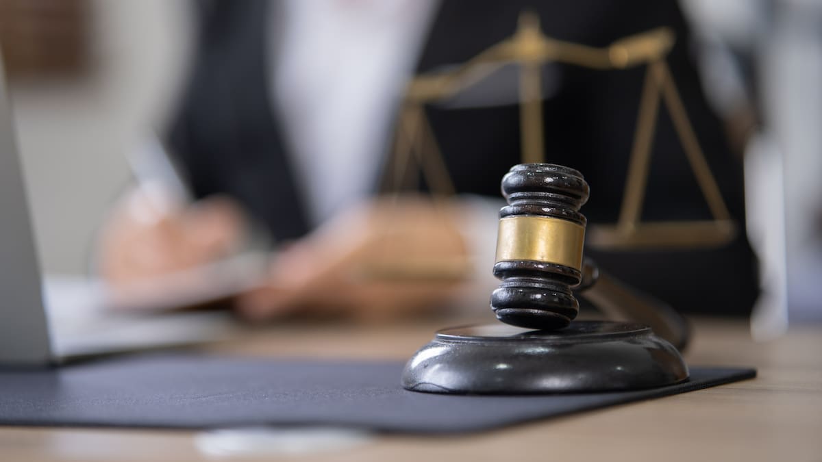 Decretan arresto domiciliario total a menor de edad que atacó con arma de fuego a compañero en Lota