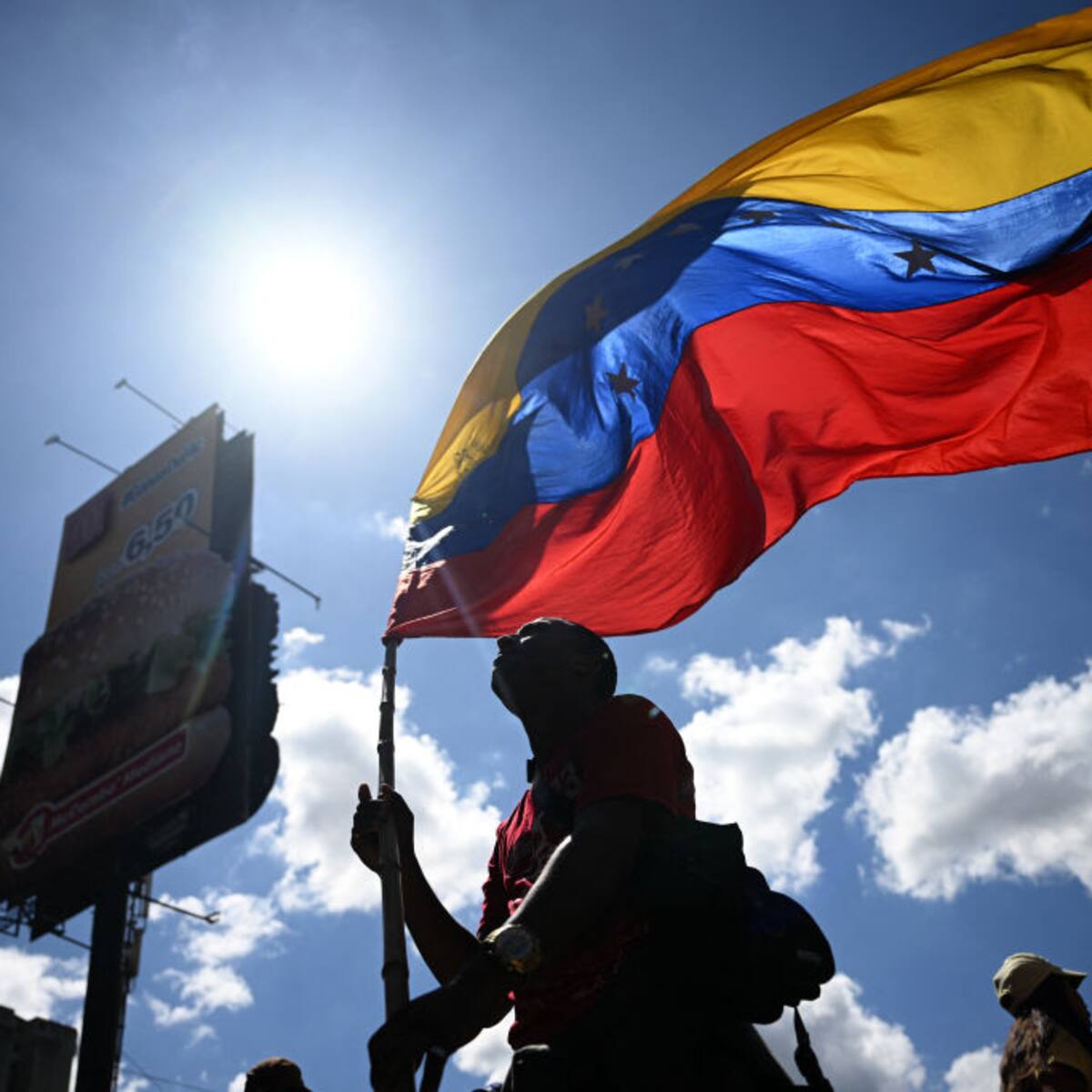 Activan protocolo humanitario para la salida de ciudadanos venezolanos con documentos vencidos en Chile: esto debes saber