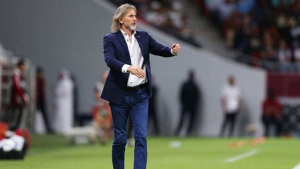 La emotiva despedida a Ricardo Gareca en su último vuelo tras dejar la selección de Perú
