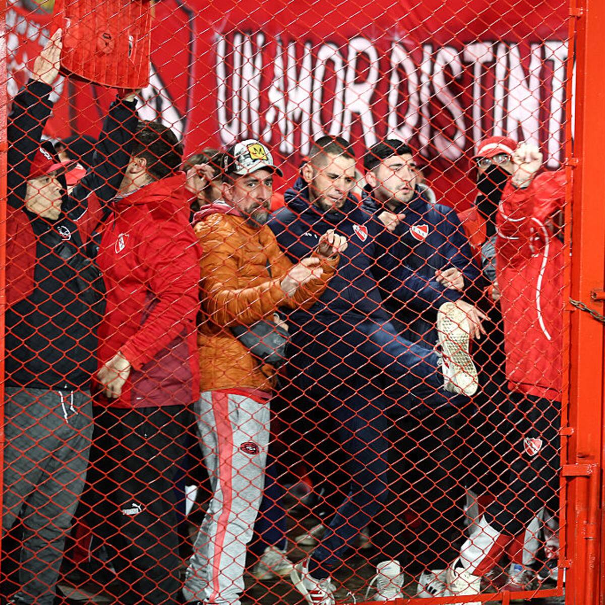 El “botín de guerra” que colgaron los hinchas de Independiente y que pertenecía a seguidores de la U