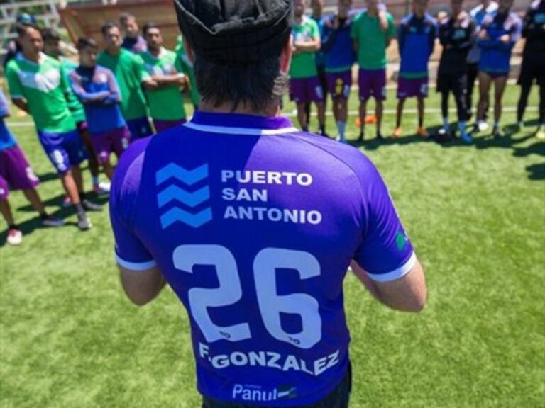 Fernando González visitó al plantel de San Antonio Unido