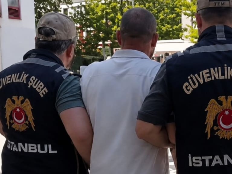 Detienen a periodista en Turquía por “difusión de información engañosa” del mercado de fichajes