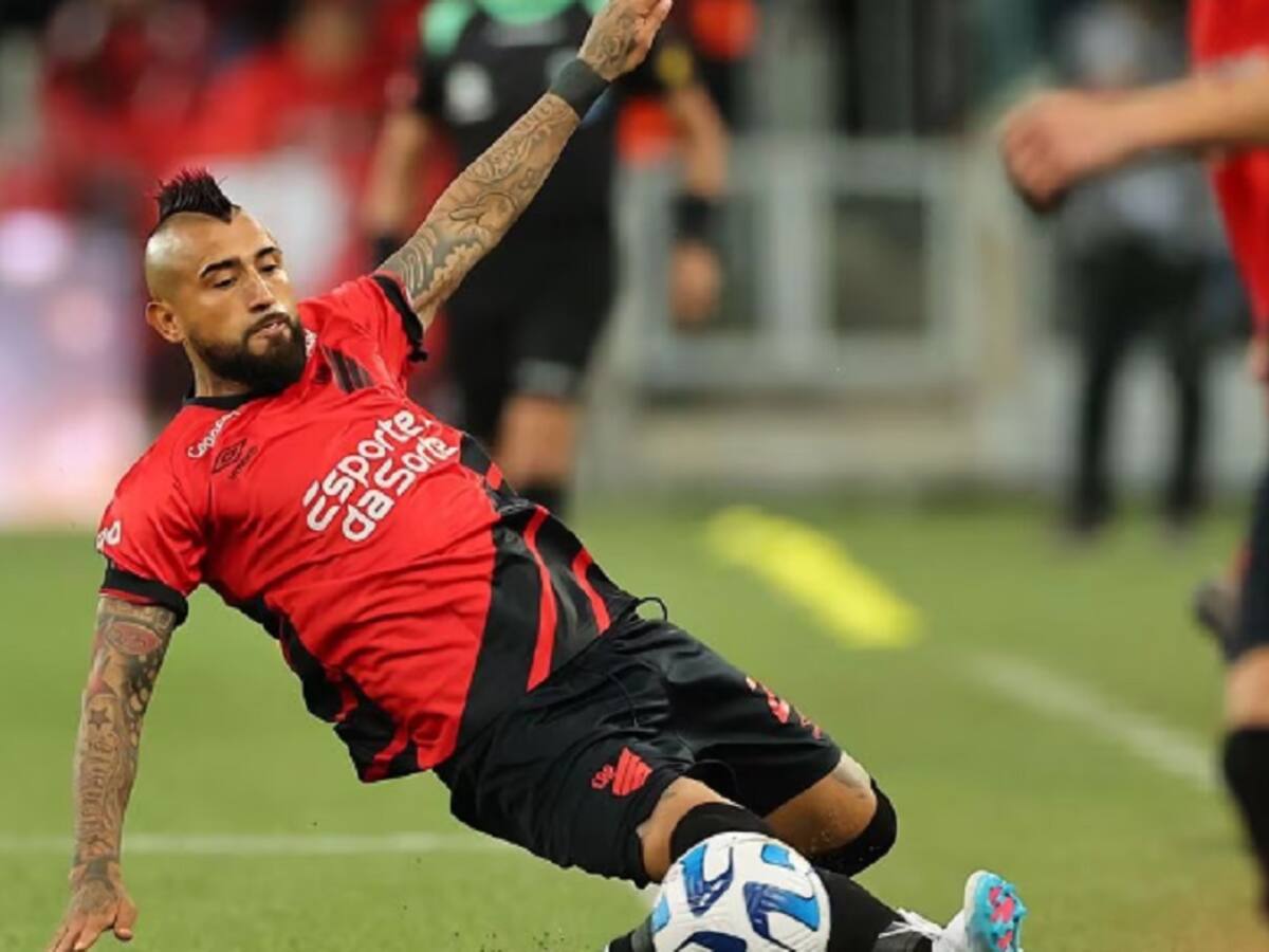 Arturo Vidal fue titular en igualdad del Atlético Paranaense ante el Goias por el Brasileirao