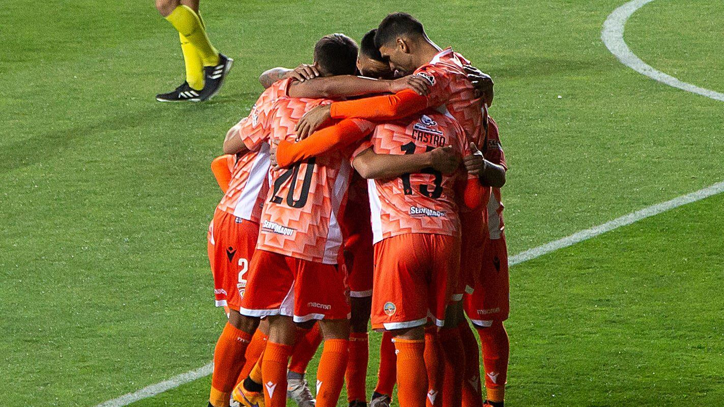 Cobreloa golea a Deportes Recoleta y recupera el segundo lugar
